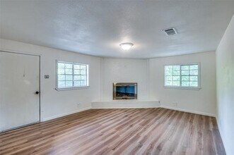 1104 Cortez St in Denison, TX - Building Photo - Building Photo