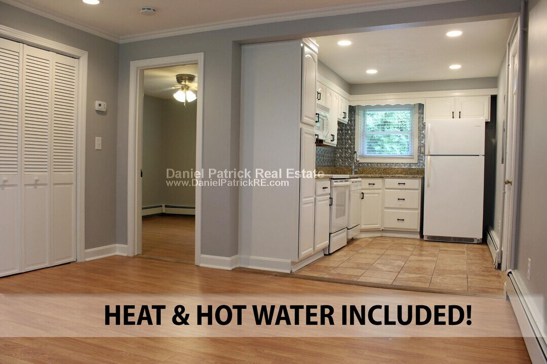 120 Blithewood Ave, Unit B in Worcester, MA - Building Photo