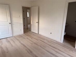 8015 Howton St in Houston, TX - Building Photo - Building Photo