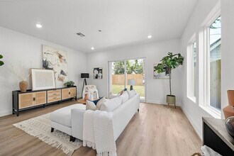 406 E 33rd St in Houston, TX - Building Photo - Building Photo