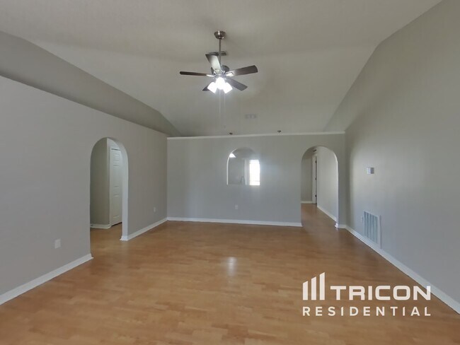 2413 Amherst Ave in Spring Hill, FL - Building Photo - Building Photo