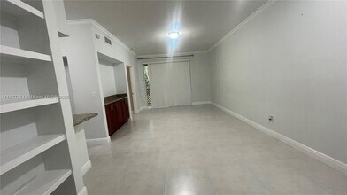 18326 NW 68th Ave in Hialeah, FL - Building Photo - Building Photo