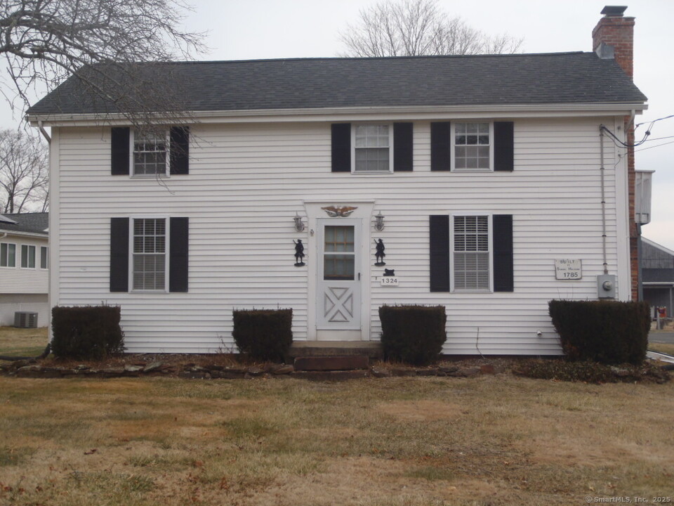 1324 Poquonock Ave in Windsor, CT - Building Photo