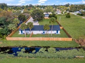 3164 Melaleuca Dr in West Palm Beach, FL - Building Photo - Building Photo