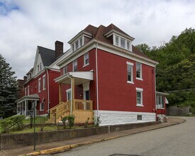 604 Middle Ave in Wilmerding, PA - Building Photo - Building Photo
