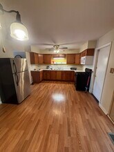 8028 S Kingston Ave in Chicago, IL - Building Photo - Building Photo