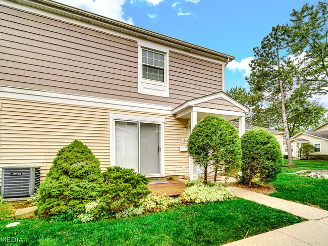 property at 1202 Quincy Ct