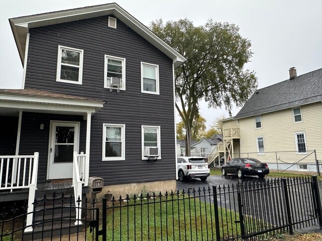728 Kane St in Aurora, IL - Building Photo - Building Photo