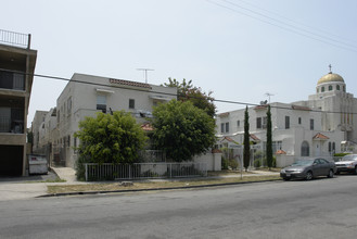 5134-5146 De Longpre Ave in Los Angeles, CA - Building Photo - Building Photo