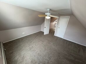 427 Raft Ave, Unit 1 in Holbrook, NY - Foto de edificio - Building Photo