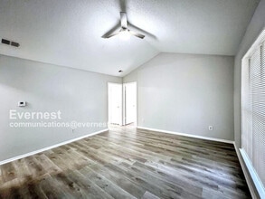 3760 Heathcliff Dr in Horn Lake, MS - Foto de edificio - Building Photo