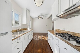 271 16th Pl in Costa Mesa, CA - Building Photo - Building Photo