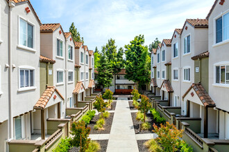 La Terraza in San Jose, CA - Building Photo - Building Photo
