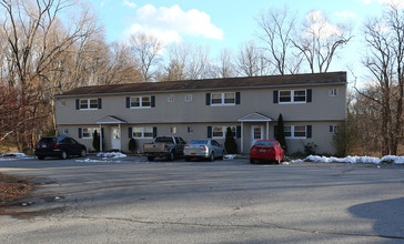 Park Manor Apartments in Hyde Park, NY - Building Photo - Building Photo