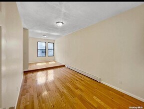 147-14 Hillside Ave.-Unit -2nd FL in Queens, NY - Building Photo - Building Photo