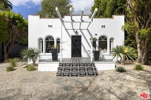 639 Westbourne Dr in West Hollywood, CA - Building Photo