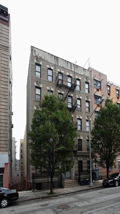 269 W 153rd St in New York, NY - Building Photo