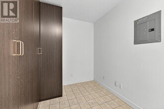 650-650 Queens Quay W in Toronto, ON - Building Photo - Building Photo