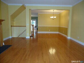 8 Tucker St in Danbury, CT - Building Photo - Building Photo