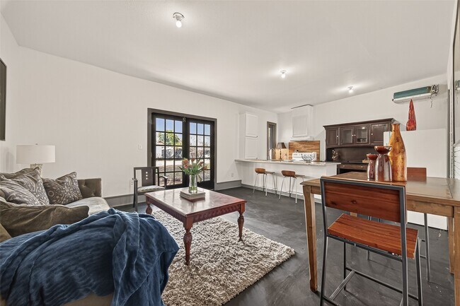 100 W Hamilton St in Houston, TX - Building Photo - Building Photo