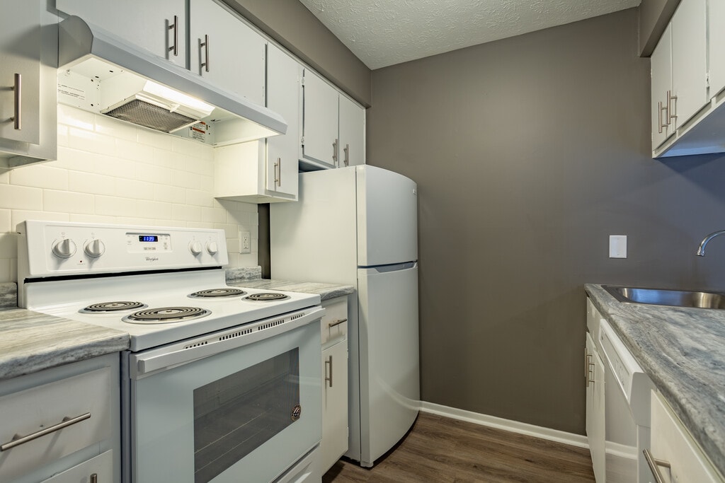 Meadows Pointe Apartments in Elyria, OH