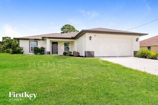 2101 NW 10th Terrace in Cape Coral, FL - Building Photo