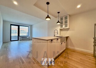 409 Eastern Pkwy in Brooklyn, NY - Building Photo - Building Photo