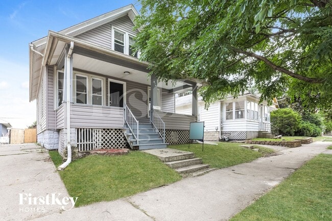 814 Bowditch St in Aurora, IL - Foto de edificio - Building Photo