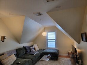 15 Windsor Rd, Unit 3 in Somerville, MA - Foto de edificio - Building Photo