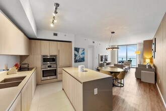 4111 S Ocean Dr, Unit 2307 in Hollywood, FL - Building Photo - Building Photo