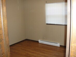 206 Broadway St, Unit C in Eau Claire, WI - Foto de edificio - Building Photo