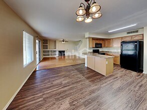 13440 W Rhine Ln in Litchfield Park, AZ - Foto de edificio - Building Photo