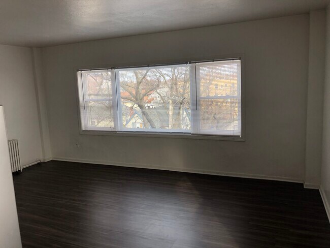 7327 N Rogers Ave-Unit -501 in Chicago, IL - Building Photo - Building Photo