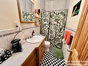 36 Brackett St, Unit 3 in Boston, MA - Building Photo - Building Photo