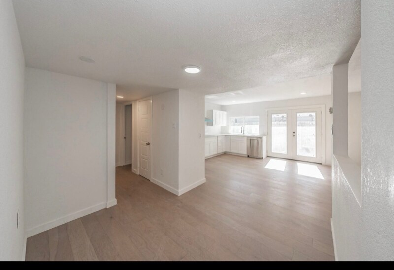 3506 S Elm Dr in Grand Prairie, TX - Foto de edificio