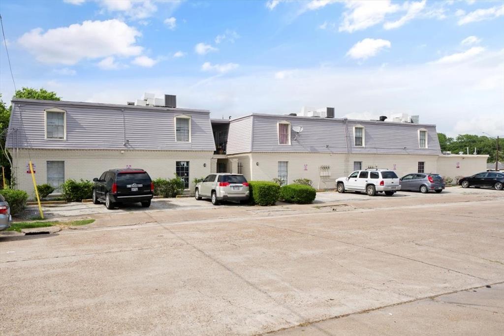 4910 Saxon Dr in Houston, TX - Building Photo