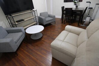 155 Front St, Unit 2 in Secaucus, NJ - Foto de edificio - Building Photo