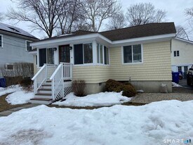 4 McKendry Ct in Norwalk, CT - Building Photo