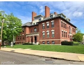 68 Central Ave-Unit -Unit 304 in Medford, MA - Building Photo - Building Photo