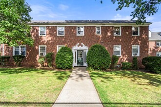 Styertowne Apartments in Clifton, NJ - Building Photo - Building Photo