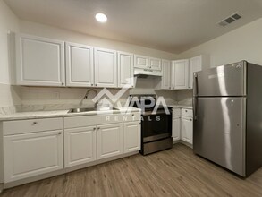 4847 Featherock Dr in San Antonio, TX - Building Photo - Building Photo