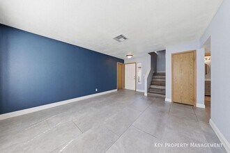 3649 N Veneer Ln in Las Vegas, NV - Building Photo - Building Photo