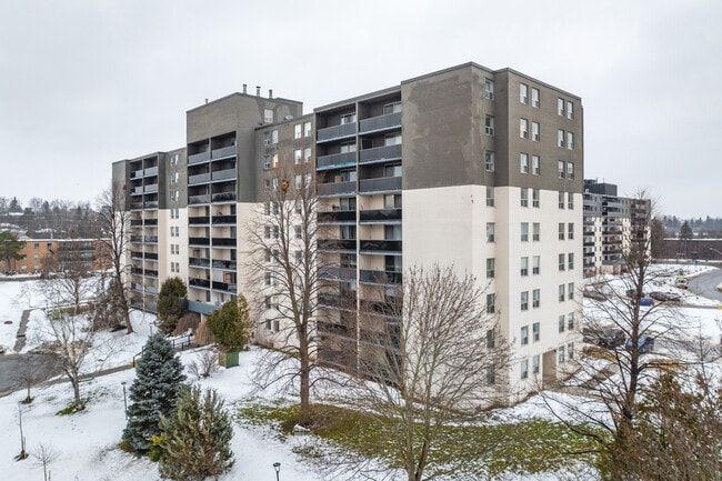 Kingswood I in Peterborough, ON - Building Photo - Building Photo