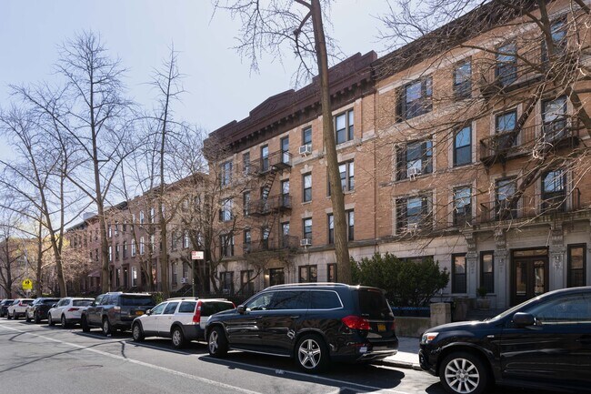 370-372 Union St in Brooklyn, NY - Building Photo - Building Photo