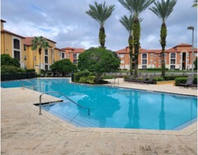 6131 Metrowest Blvd in Orlando, FL - Building Photo - Building Photo