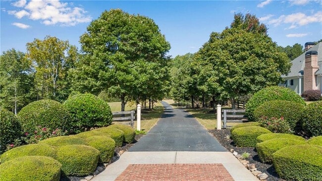 8335 Hurakan Creek Crossing in Cumming, GA - Building Photo - Building Photo