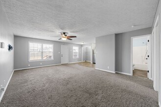 100 Gleaves Ln in Oak Grove, KY - Building Photo - Building Photo