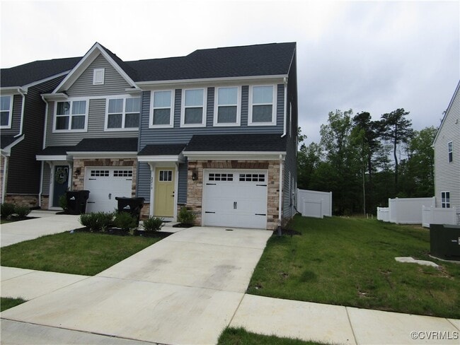 property at 2210 Palm Ct