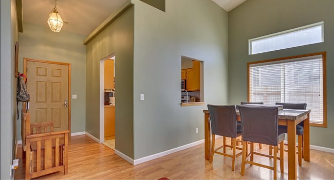 445 SE 71st Pl in Hillsboro, OR - Building Photo - Building Photo