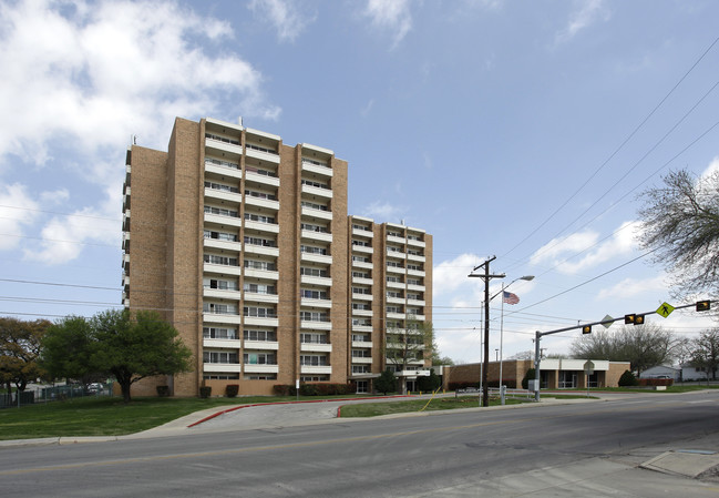 Fair Avenue Apartments in San Antonio, TX - Foto de edificio - Building Photo